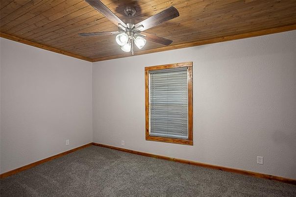 Empty room, Interior, Wooden Ceilings
