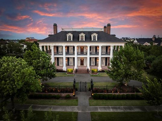 Exterior, Facade, Georgian