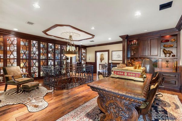 Dining room, Interior, Pendant Lights, Recessed Lighting, Wood Texture Flooring