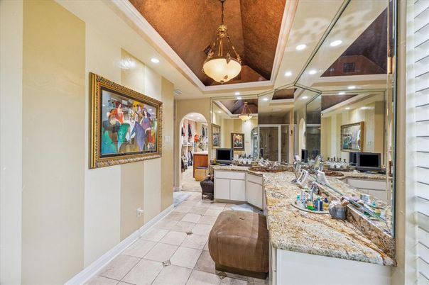 Interior, Living room, Pendant Lights, Recessed Lighting