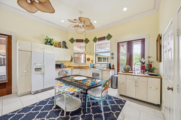 Dining room, Interior, Kitchen, Pendant Lights, Recessed Lighting, Stainless Steel Appliances