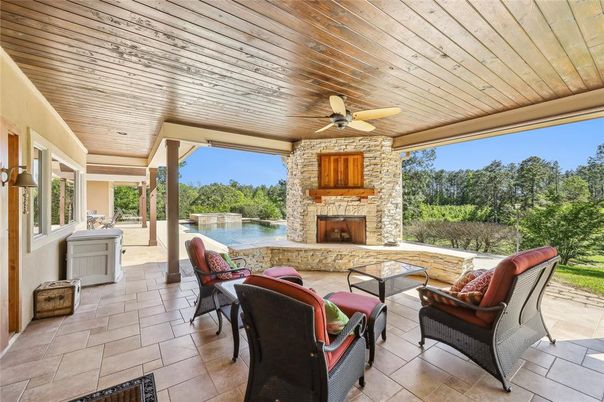 Exterior, Fireplace, Water
