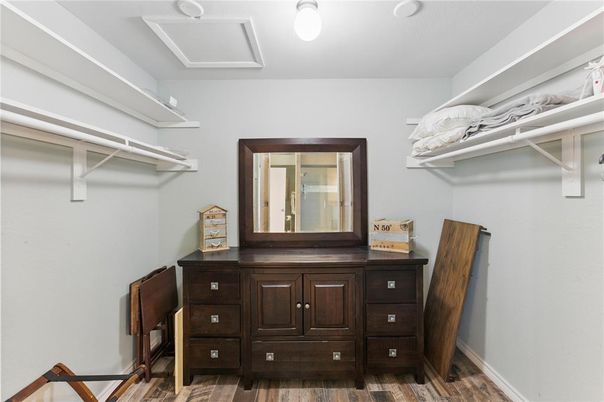 Interior, Walk-in Closets, Wood Texture Flooring