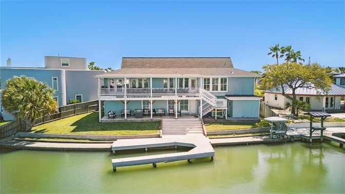 Exterior, Lake
