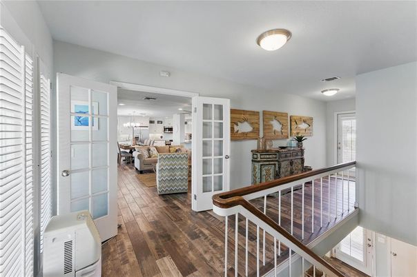 Interior, Living room, Pendant Lights, Wood Texture Flooring