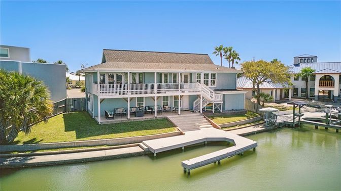 Exterior, Lake