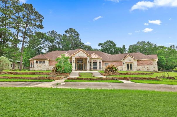 Attached, Backyard, Exterior, Facade, French Provincial