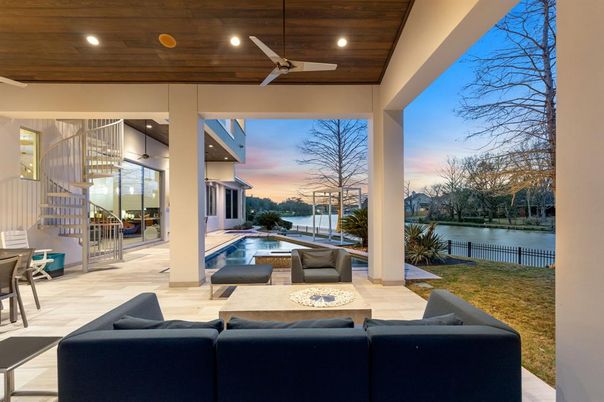 Exterior, Pool, Water
