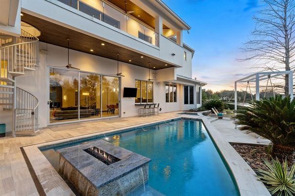Exterior, Pool, Sun Room
