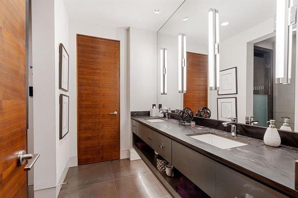 Bathroom, Dual Sink Vanities, Interior, Recessed Lighting