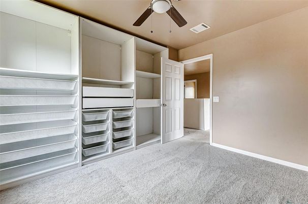 Empty room, Interior, Walk-in Closets