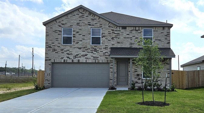 Attached, Exterior, Facade, Brick Traditional