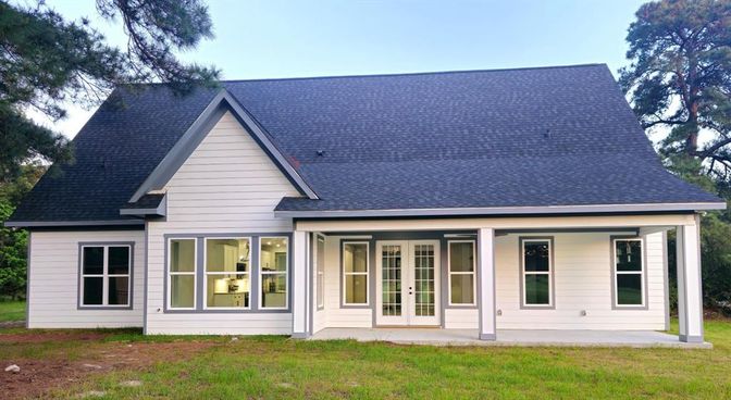 Exterior, Facade, Cape Cod