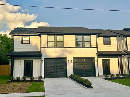 Attached, Exterior, Facade, Modern