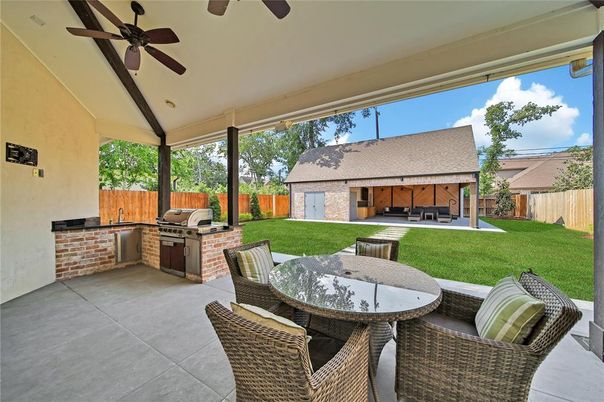 Backyard, Exterior