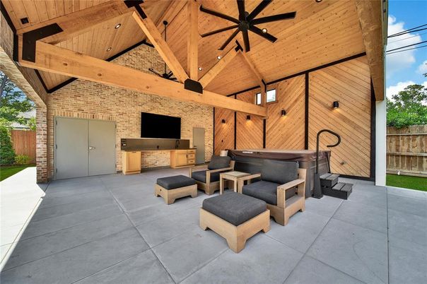Exterior, Hot Tub