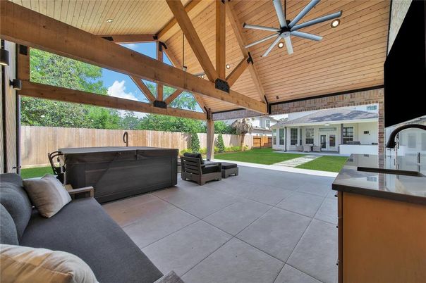 Exterior, Hot Tub