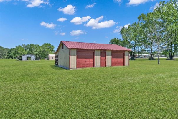 Backyard, Detached Garage, Exterior