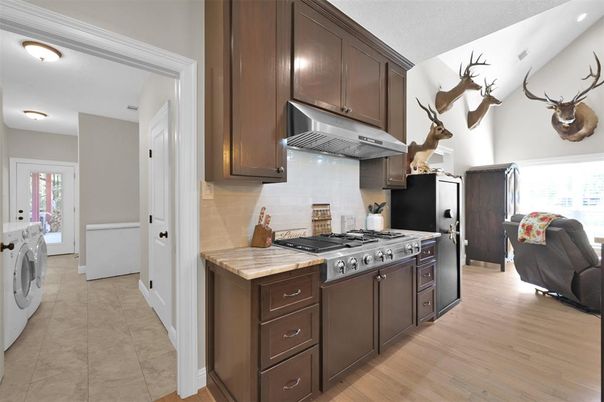 Interior, Kitchen, Washer, Wood Texture Flooring