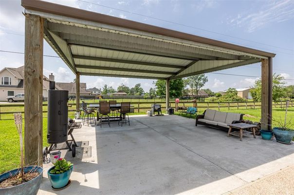 Backyard, Exterior