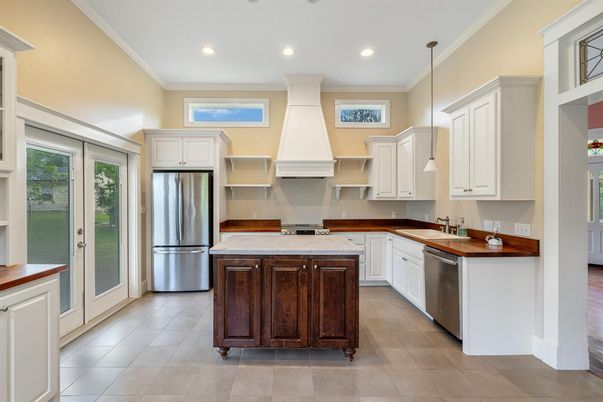 Interior, Kitchen, Pendant Lights, Recessed Lighting, Stainless Steel Appliances
