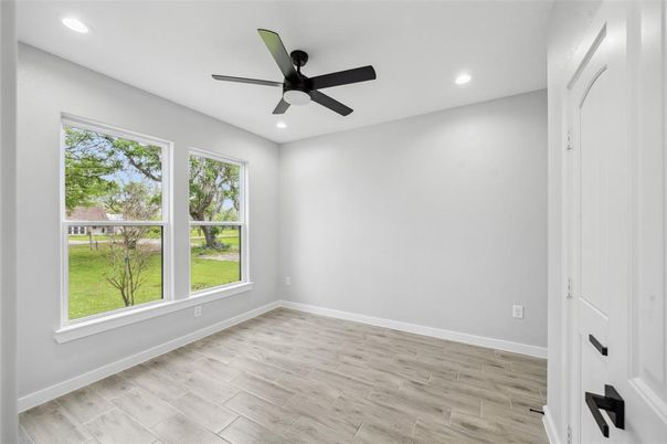 Empty room, Interior, Recessed Lighting, Wood Texture Flooring