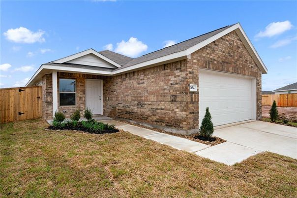 Attached, Exterior, Facade, Brick Facade, Brick Traditional