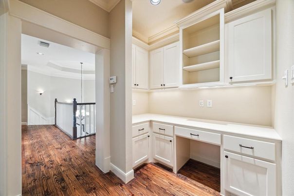 Interior, Pendant Lights, Recessed Lighting, Wood Texture Flooring