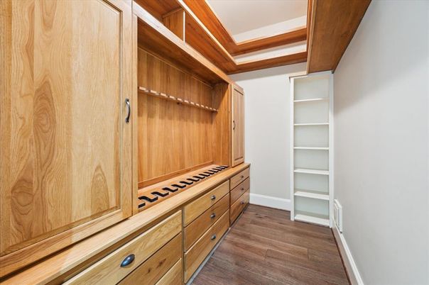 Interior, Walk-in Closets, Wood Texture Flooring