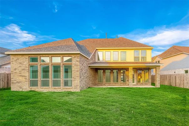 Backyard, Exterior, Facade, Brick Facade, Brick Traditional