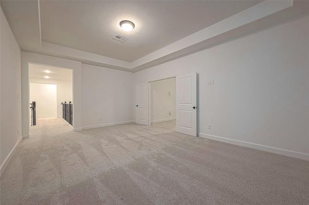Empty room, Interior