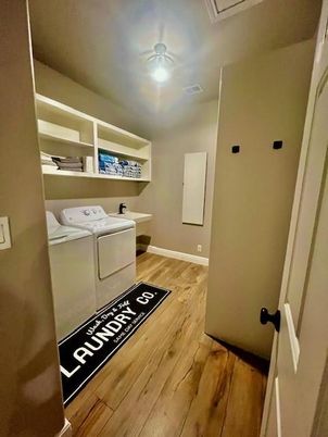 Interior, Washer, Wood Texture Flooring