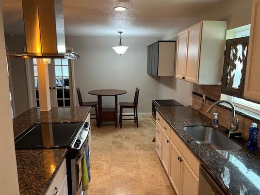 Dining room, Interior, Kitchen, Pendant Lights, Recessed Lighting