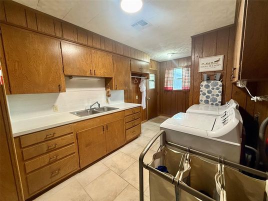Interior, Washer, Wooden Walls