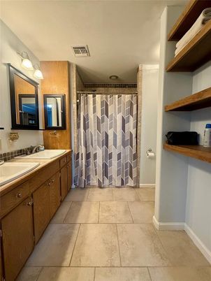 Bathroom, Interior, Tile Countertops