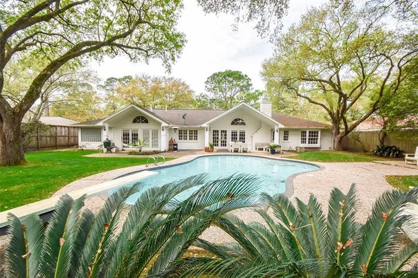 Backyard, Exterior, Pool
