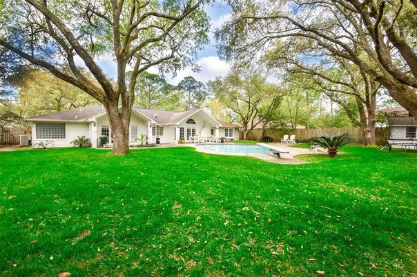 Backyard, Exterior, Pool