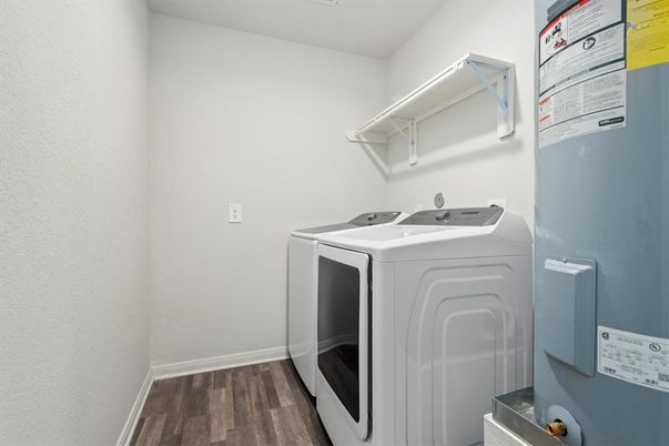 Interior, Washer, Wood Texture Flooring