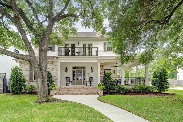 Backyard, Exterior, Facade, Brick Facade, Georgian