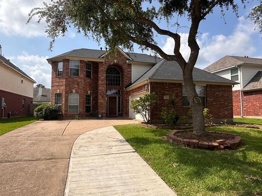 Exterior, Facade, Brick Facade, Brick Traditional