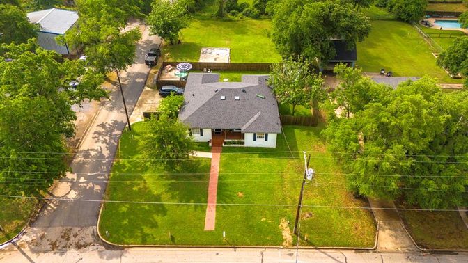 Exterior, Drone
