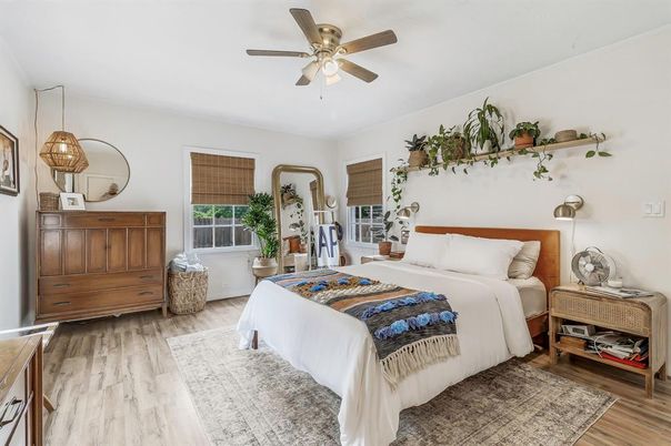 Bedroom, Interior, Pendant Lights, Wood Texture Flooring