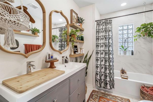 Bathroom, Interior, Recessed Lighting