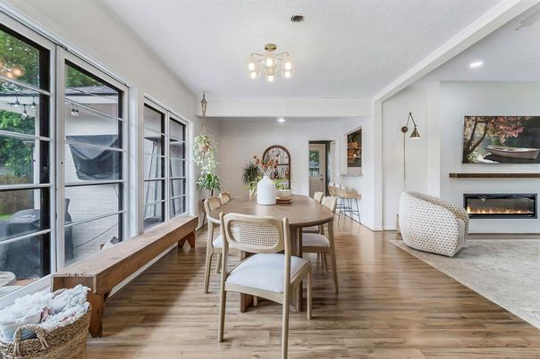 Dining room, Fireplace, Interior, Recessed Lighting, Wood Texture Flooring