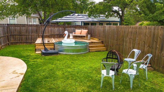 Backyard, Exterior
