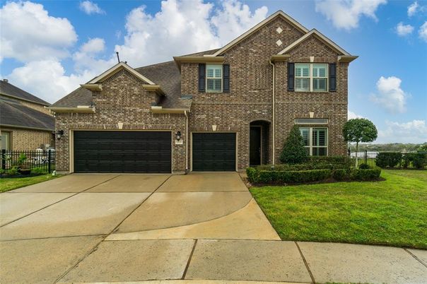 Attached, Exterior, Facade, Brick Facade, Brick Traditional