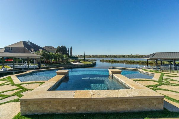 Exterior, Pool, Water