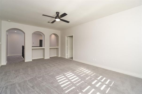 Empty room, Interior