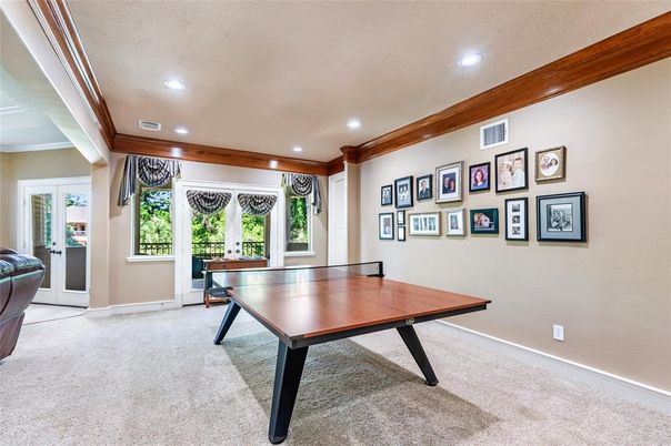 Game Room, Interior, Recessed Lighting