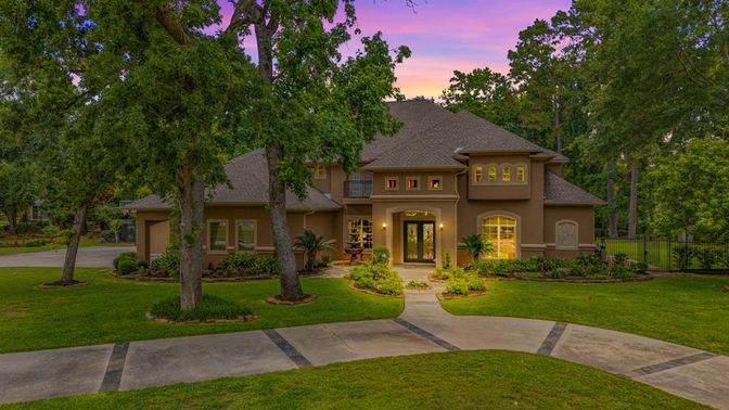 Backyard, Exterior, Facade, French Provincial
